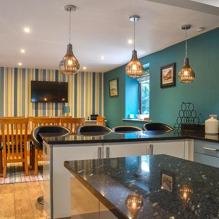 Larpool Mews Villa Уитби Екстериор снимка