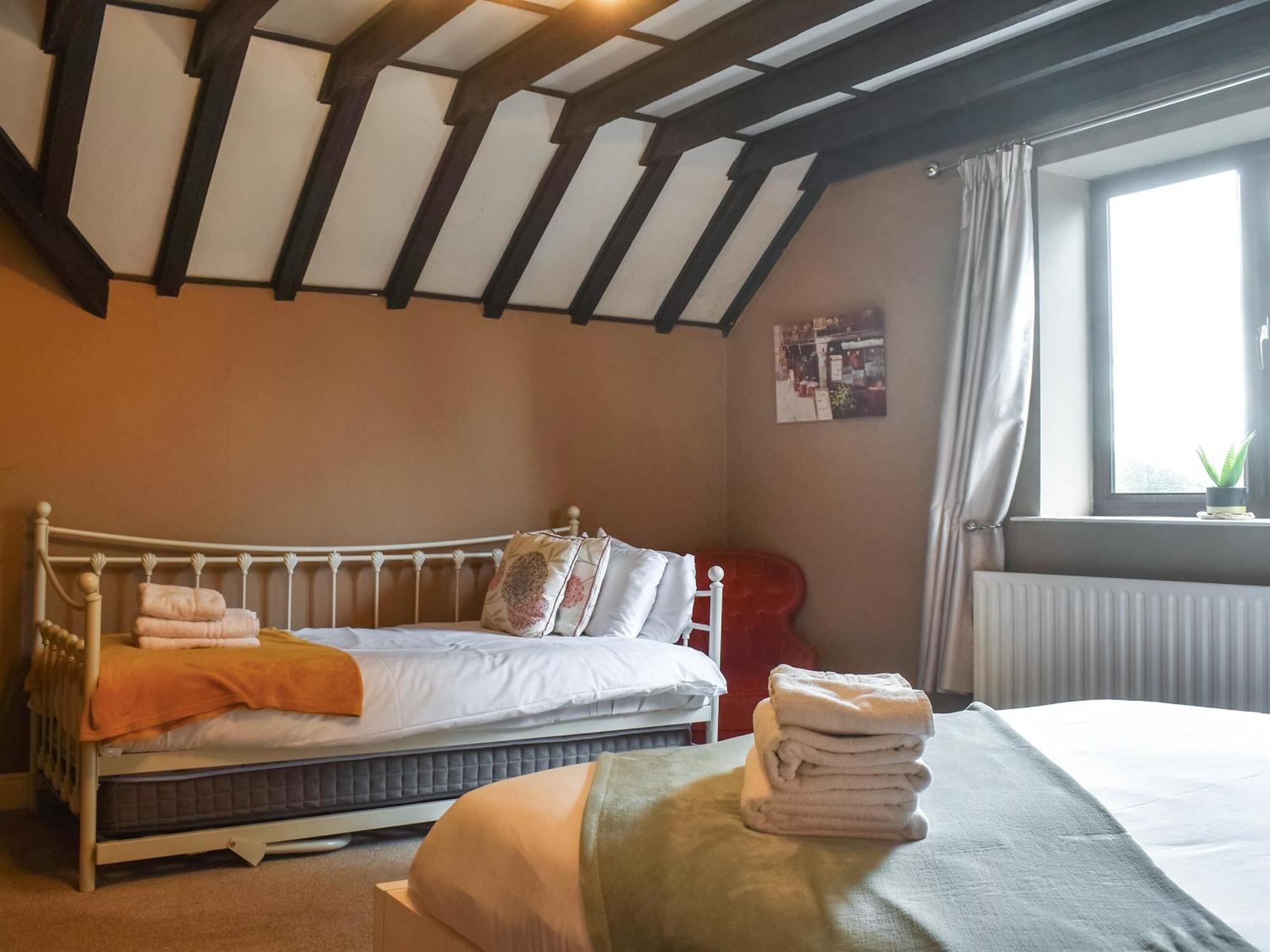 Larpool Mews Villa Уитби Екстериор снимка